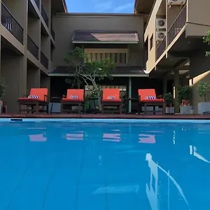 The Cave By Blue Bird Hotel Negombo