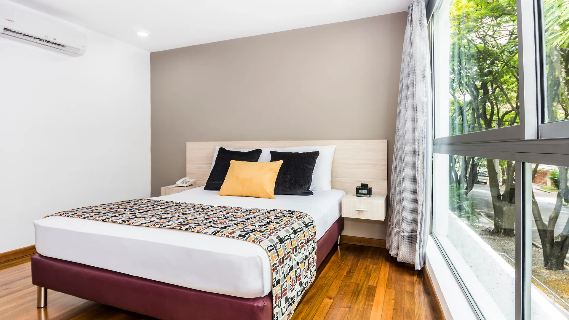 ****  Hotel Asturias Medellin Colombia